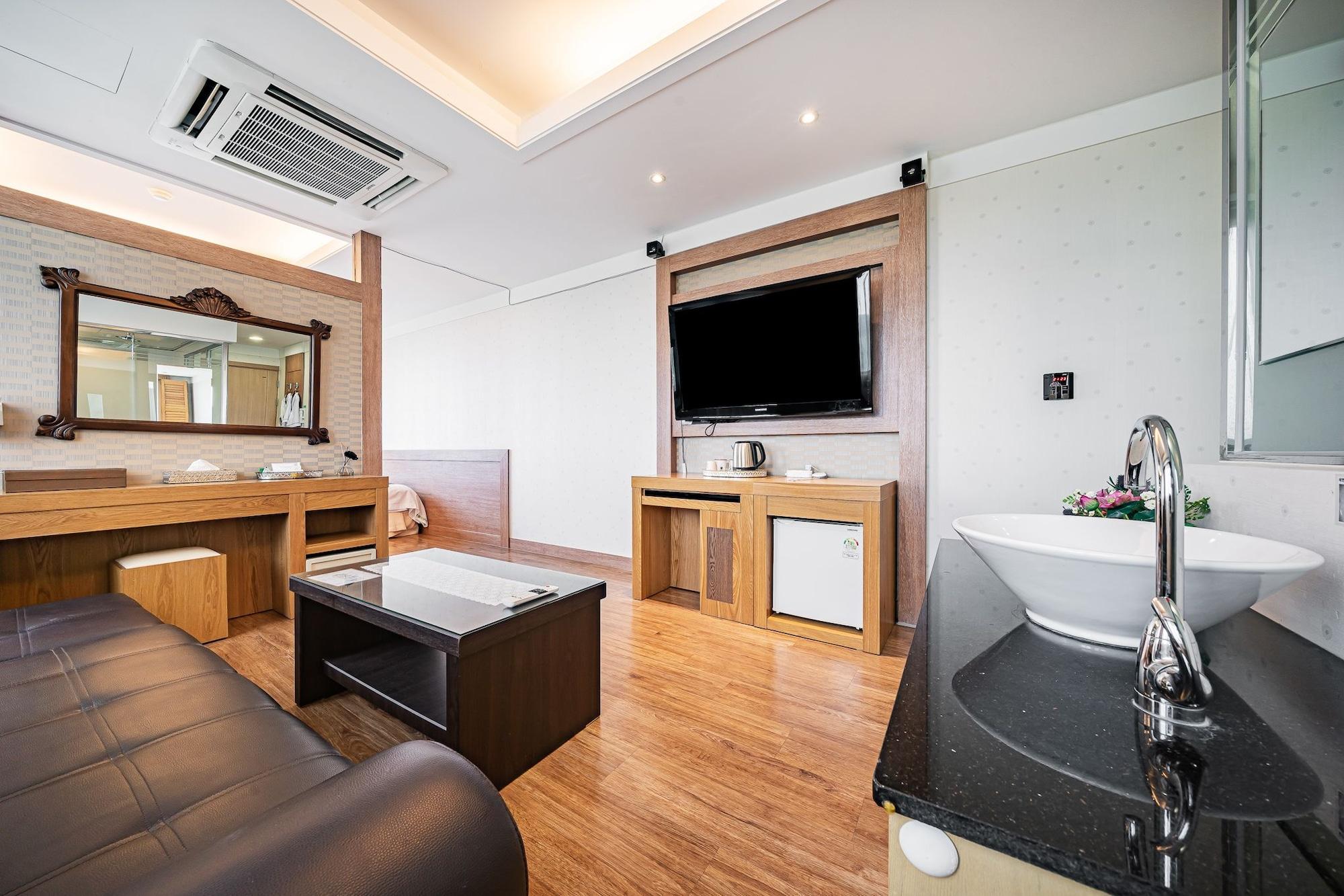 Incheon Prince Hotel Bagian luar foto