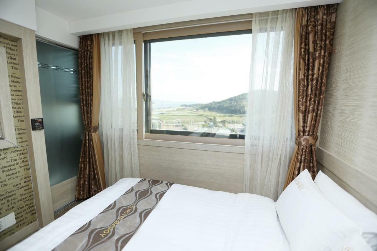 Incheon Prince Hotel Bagian luar foto